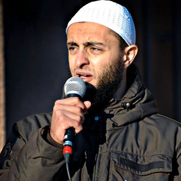 Ettersøkt islamist sier han vil møte i retten til uken  