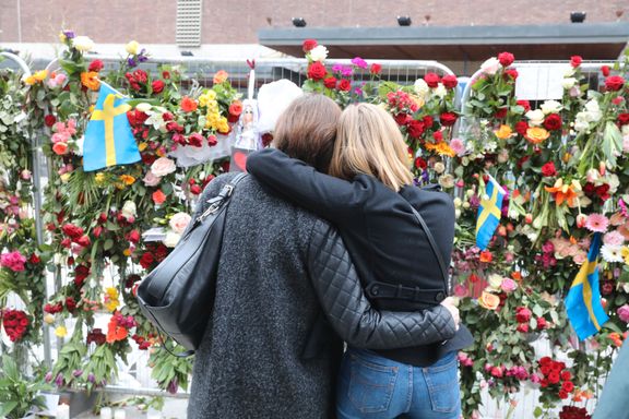 Blomsterhavet vokser og vokser etter terroren i Stockholm
