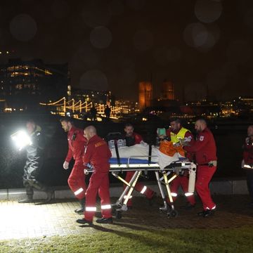 Tilstanden fremdeles kritisk for mann som falt i vannet ved Tjuvholmen