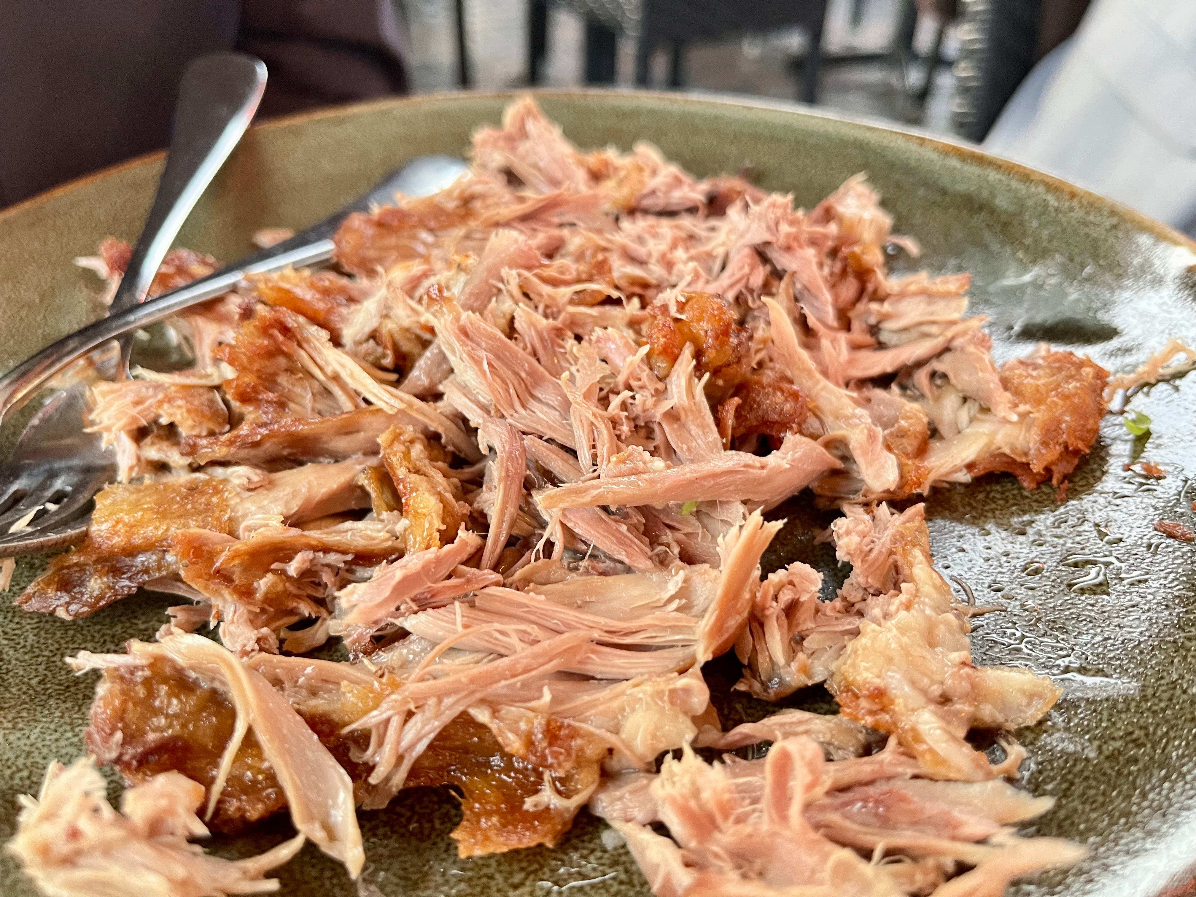 Kjøttet er tørt og kaldt. 