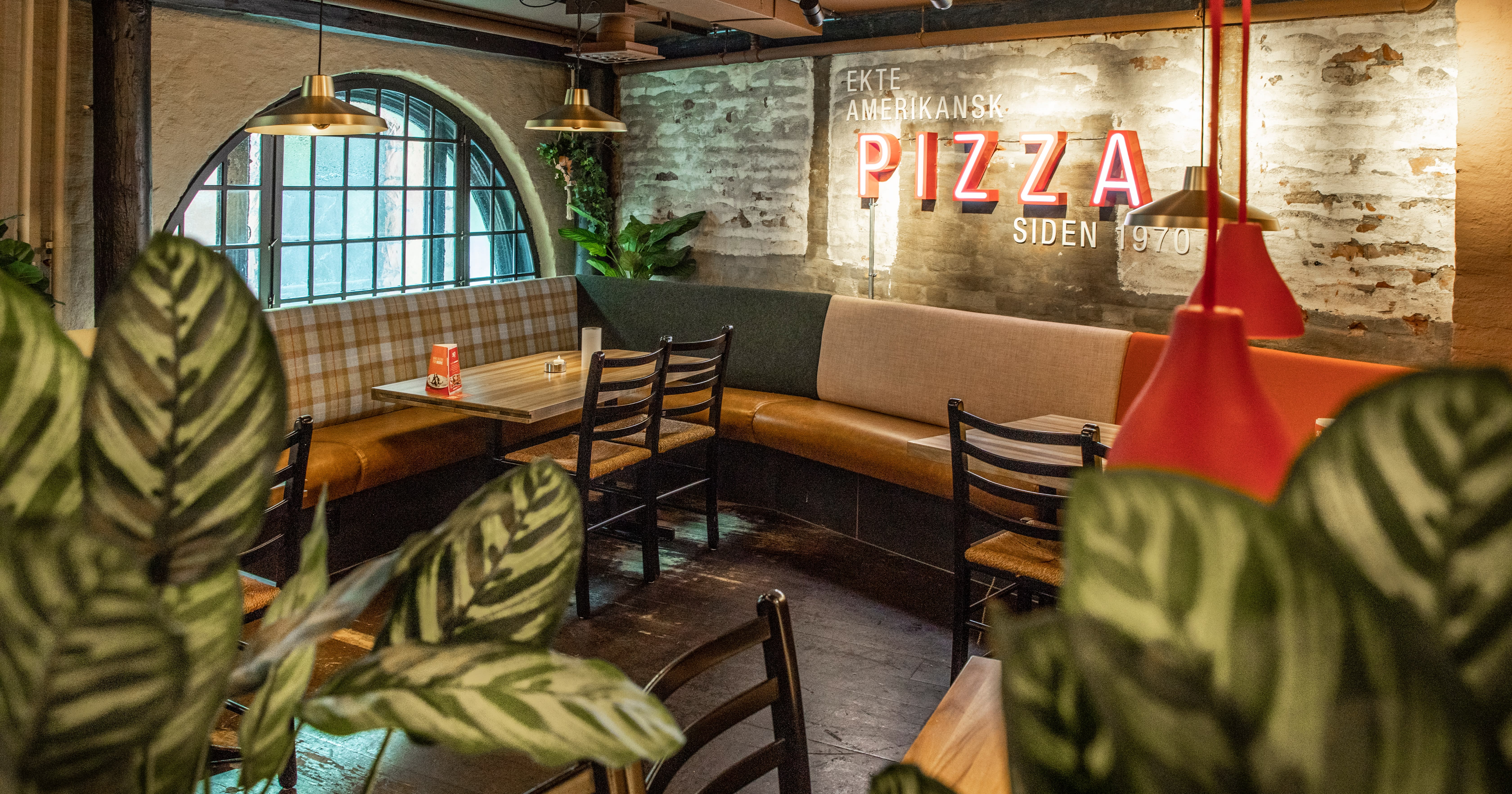 Peppes Pizza har gjenkjennelig interiør.