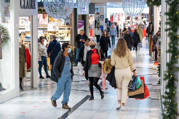 Folk over 60 julehandlet oftere i fysiske butikker enn før pandemien