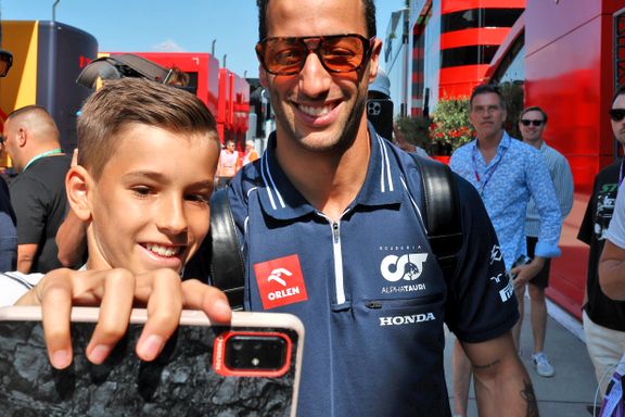 Daniel Ricciardo med sterkt comeback - Hamilton i beste startspor