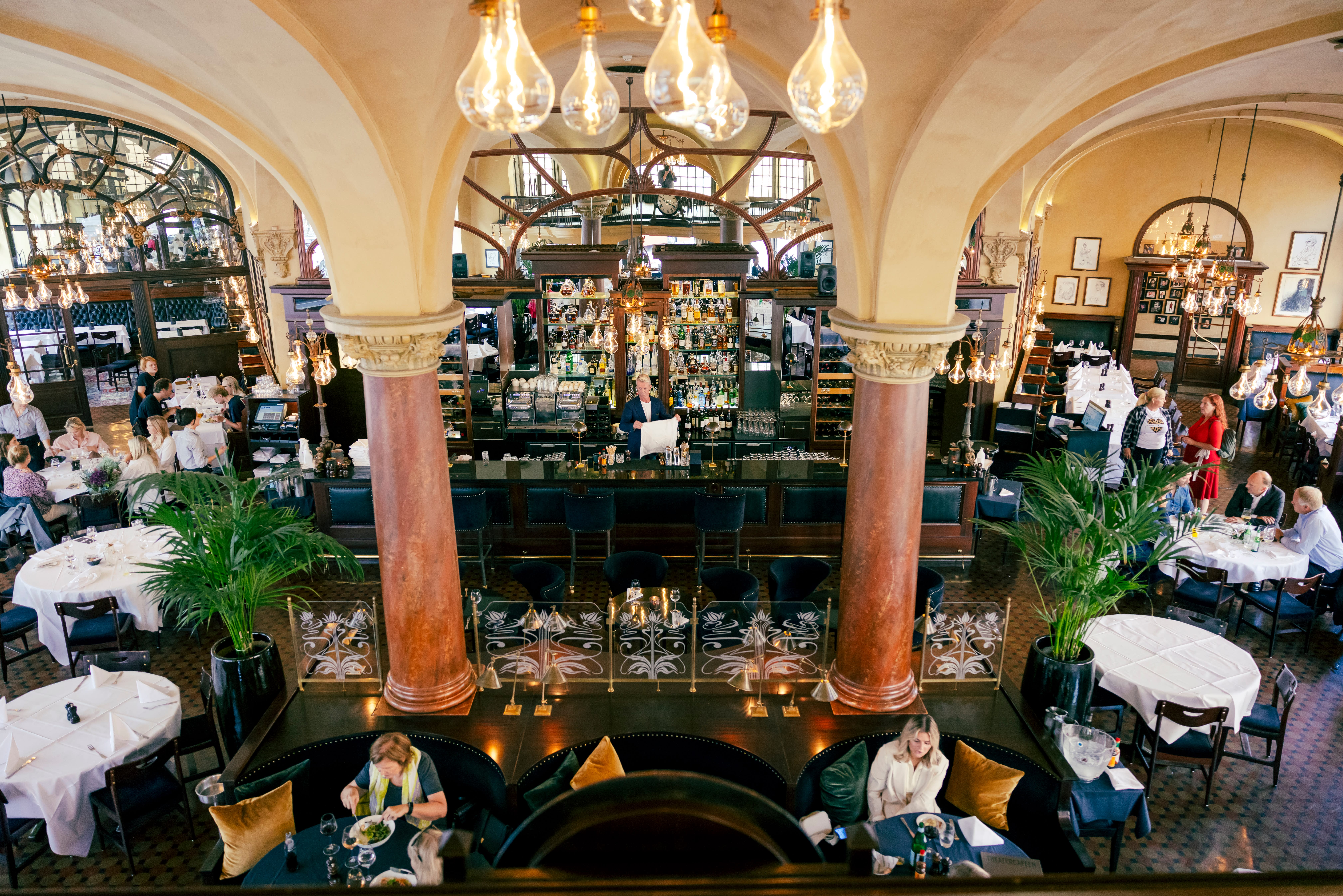 Elegant og staselig hos Theatercaféen.