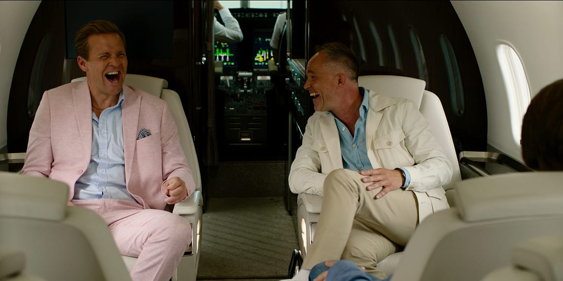 Tobias Santelmann og Jon Øigarden flyr til spabordell i privatfly. «Exit 3» er grenseløs som de tidligere sesongene, bare mye svakere.