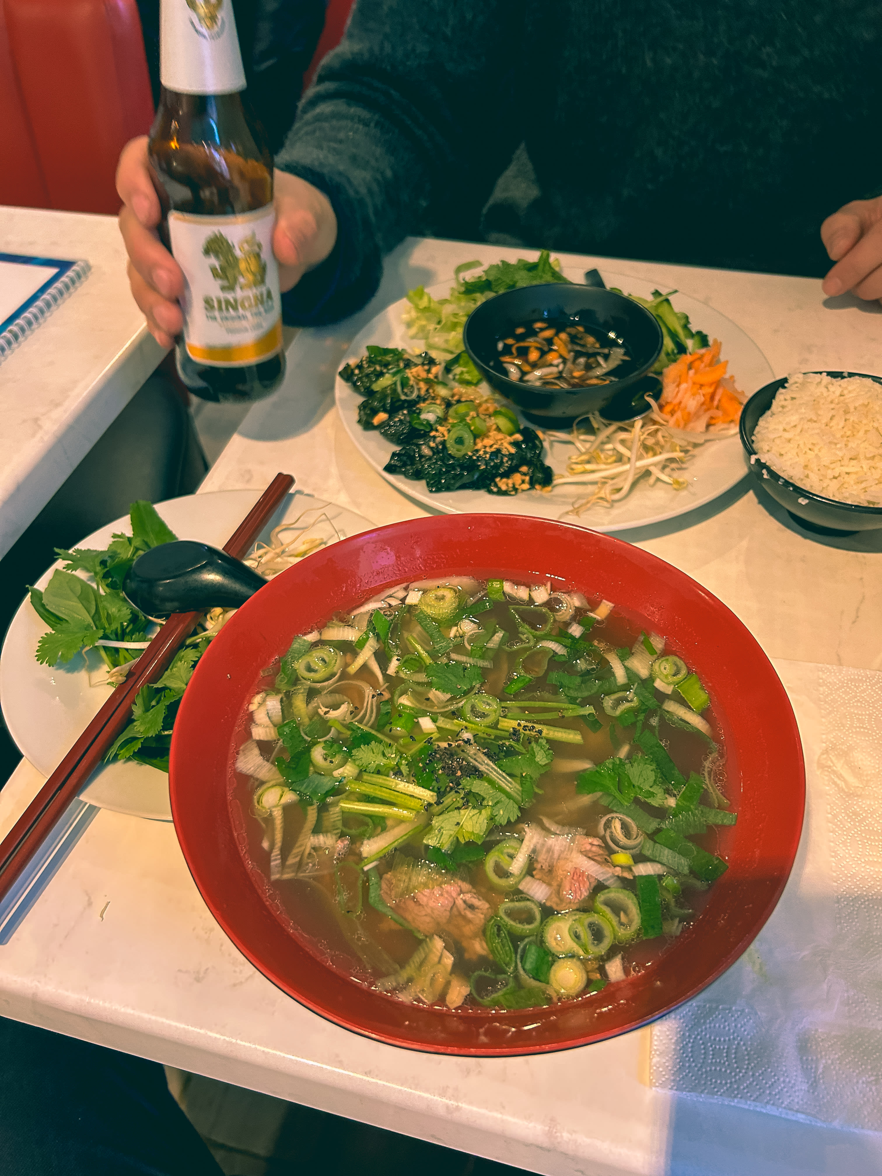 Pho og rullede cha plu-blader.