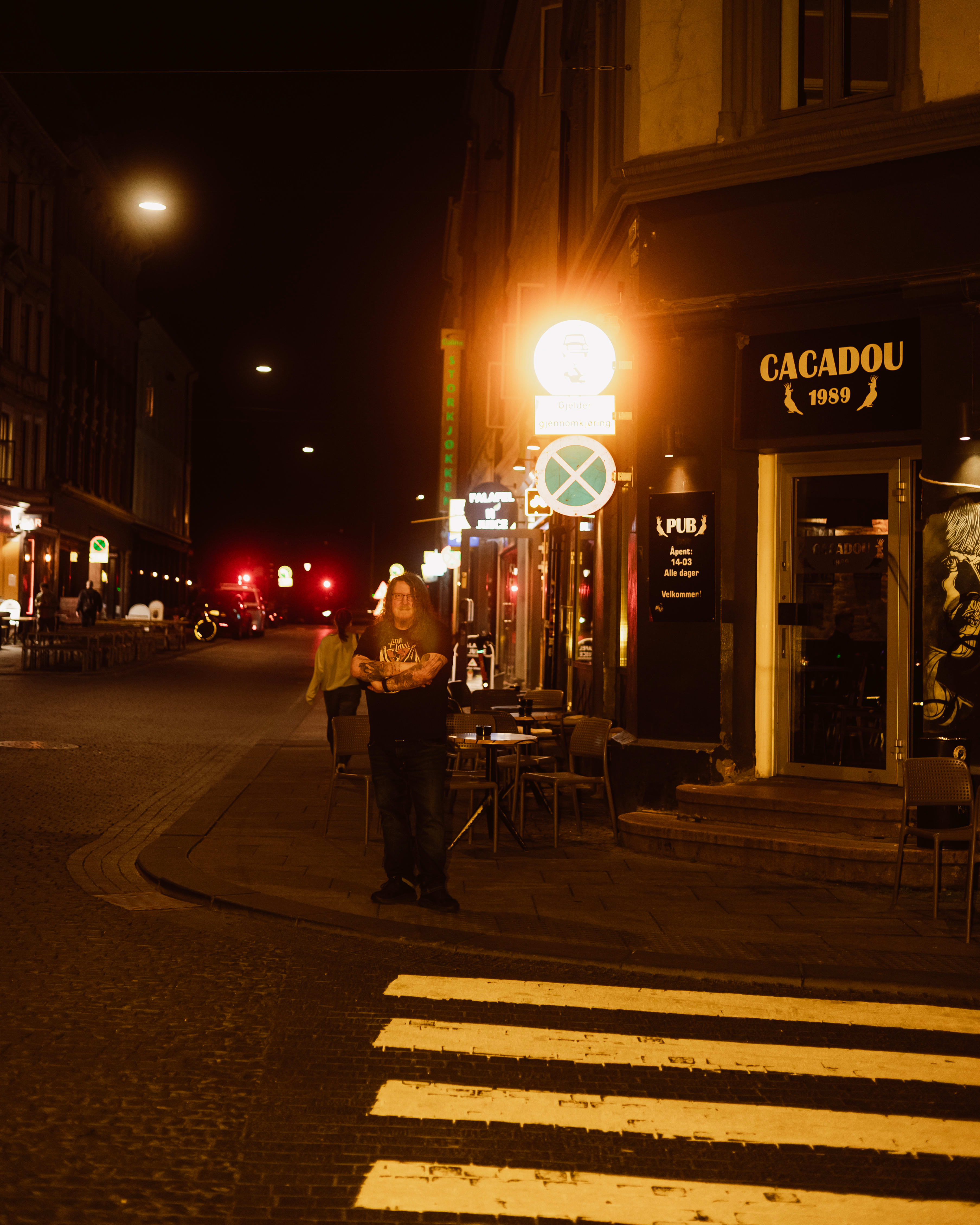 Henrik Manfredo forteller at kundeforhold på brune barer som Cacadou er ekstra viktig.