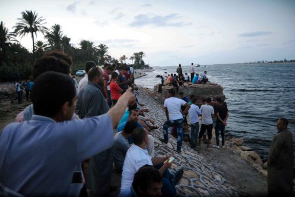 Minst 43 omkom da flyktningbåt kantret utenfor Egypt