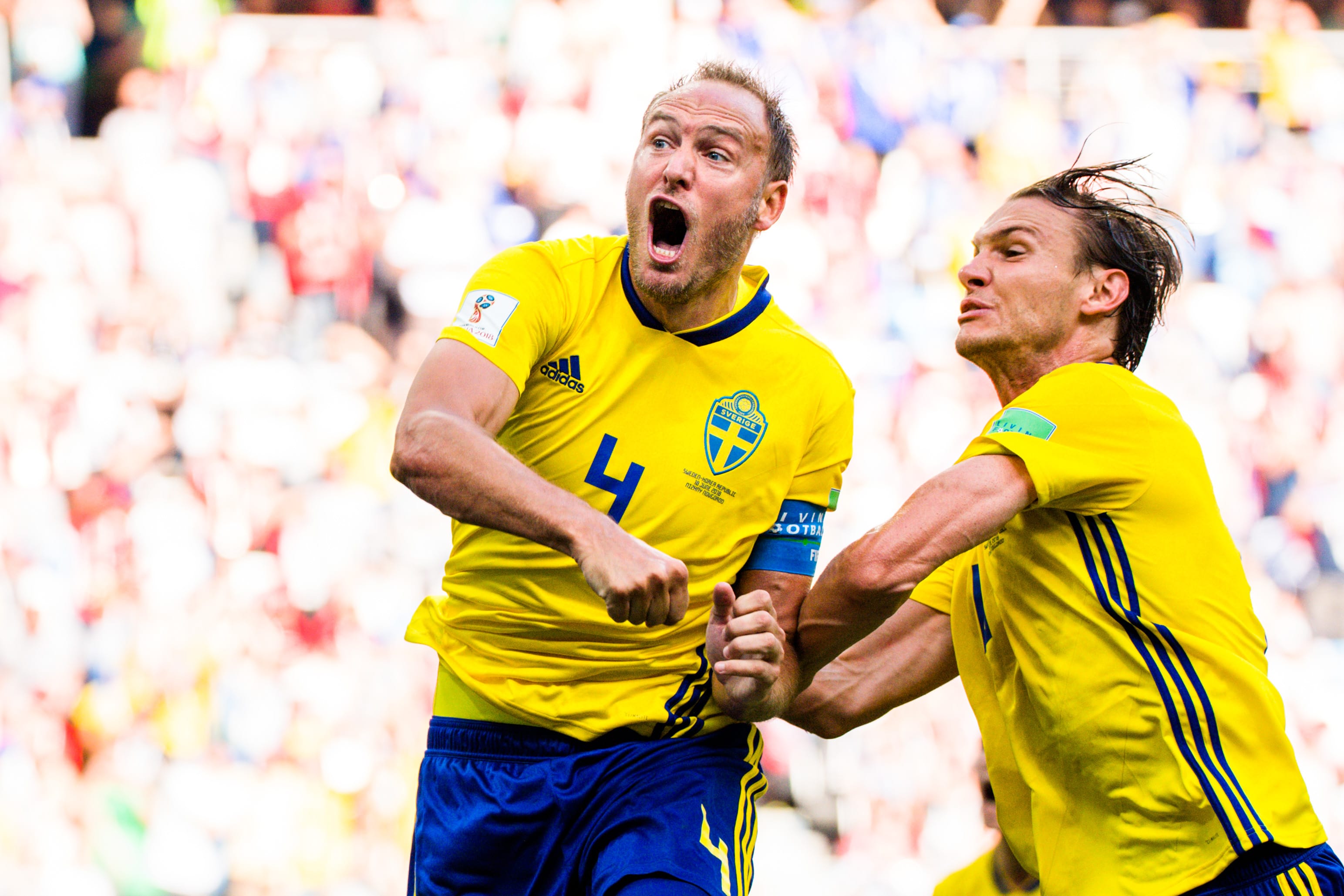 Sverige bommet, bommet og bommet. Så skjøt hærføreren Sverige til himmels etter VAR-drama. 