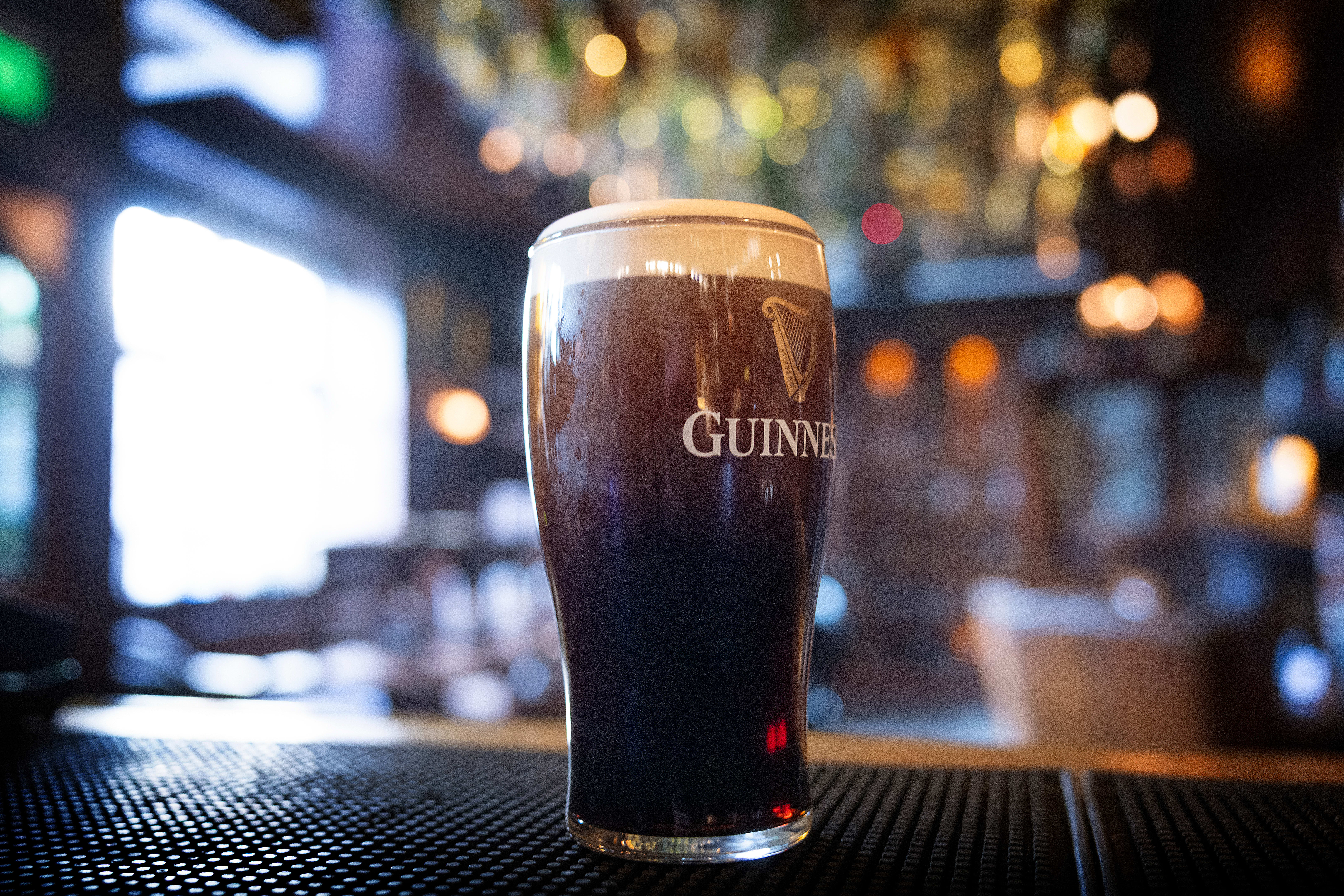 Guinnessen er tilbake i byen. Og vi har møtt «Guinness-guruen». 