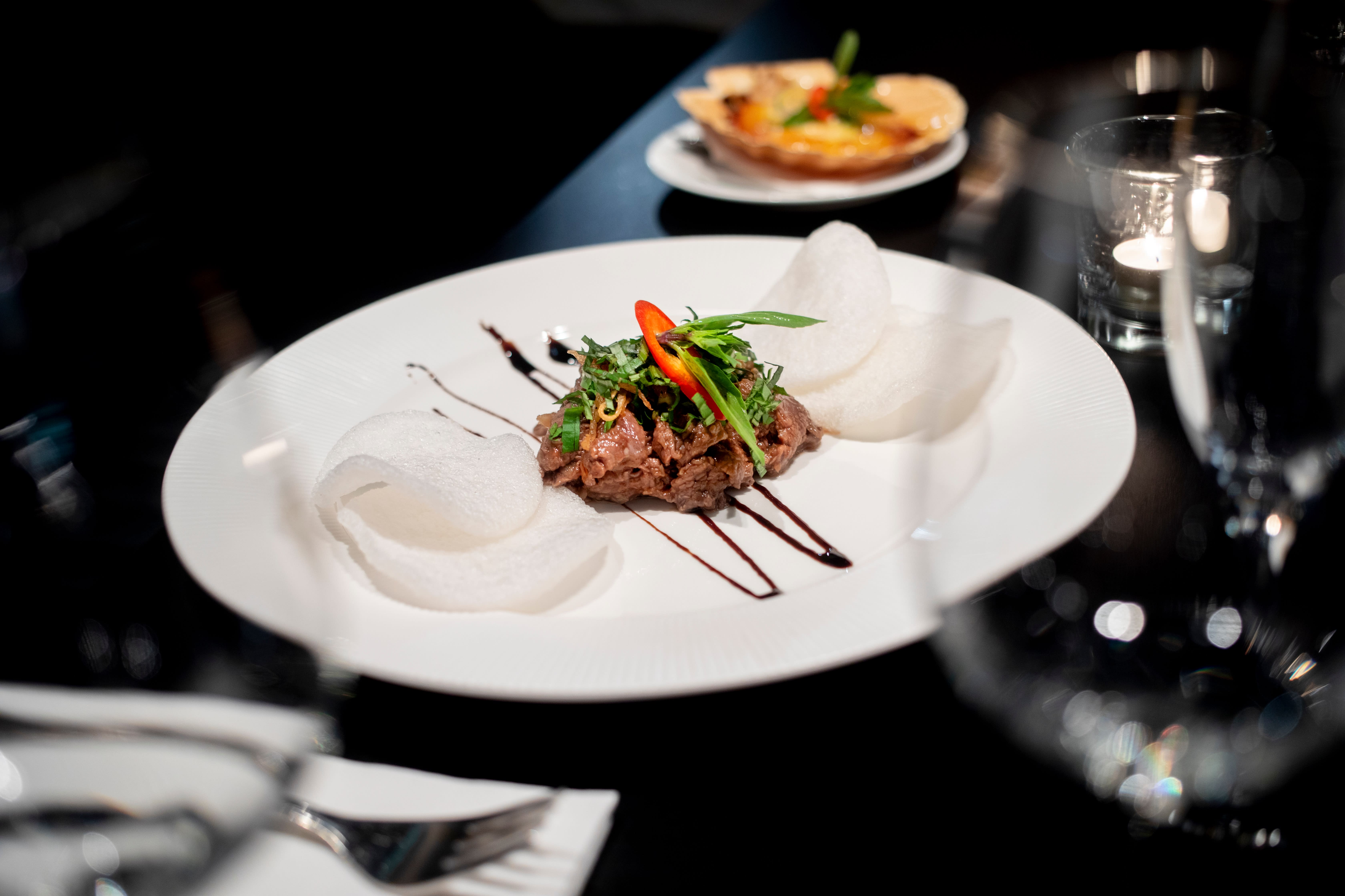 Hjortefilet marinert i tamarindsaus.