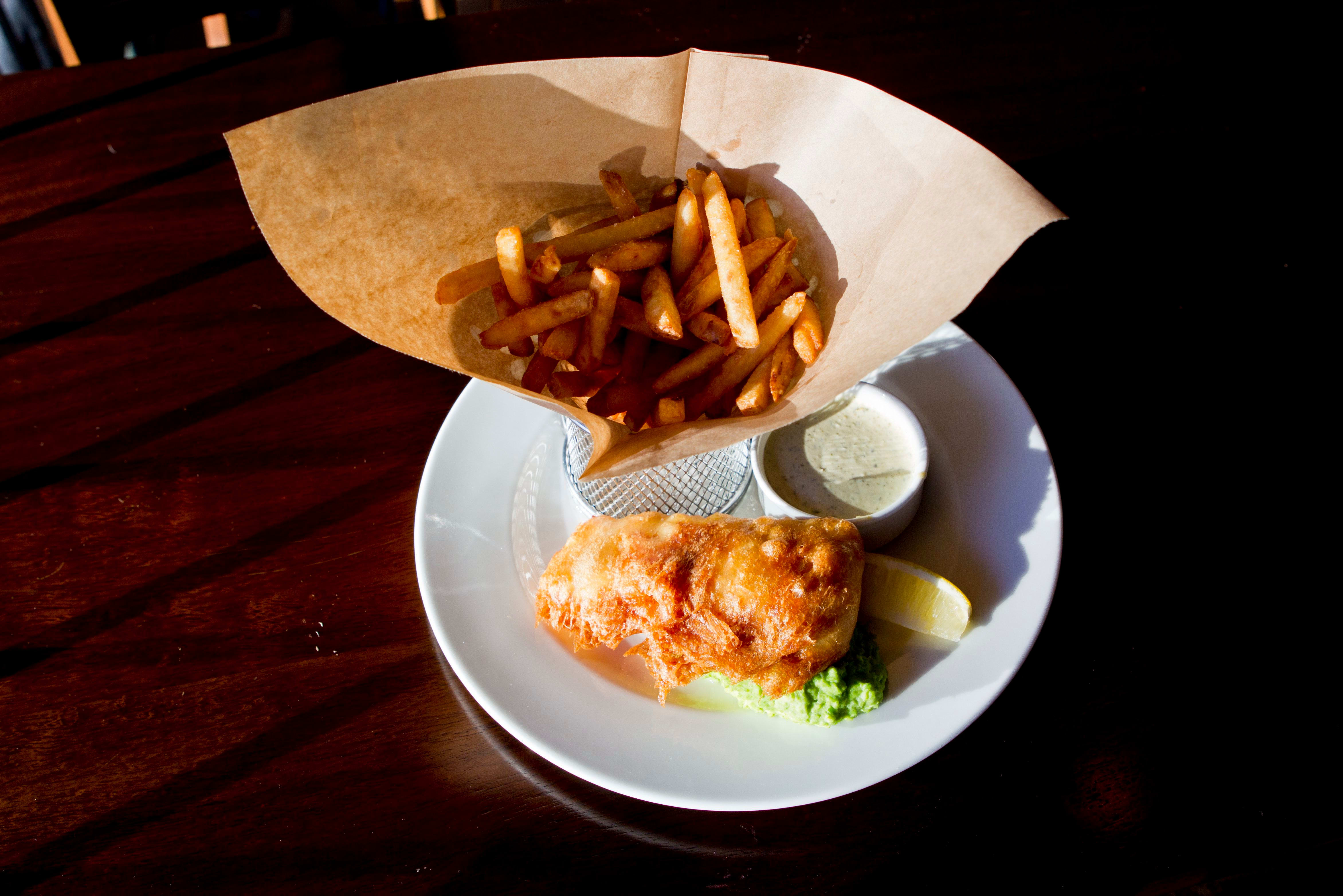 Fish’n’chips er en klassiker på menyen til gastropuber.