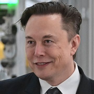 Ny Twitter-melding fra Musk: Sier han fortsatt vil gjennomføre oppkjøpet