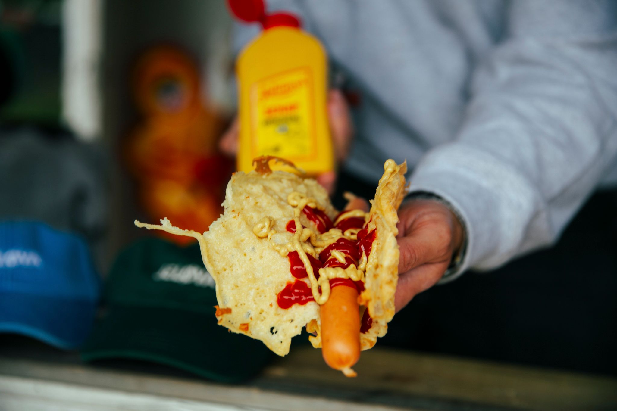 Pølse i vaffel, eller pøffel som det kalles, er en lokal tradisjon.