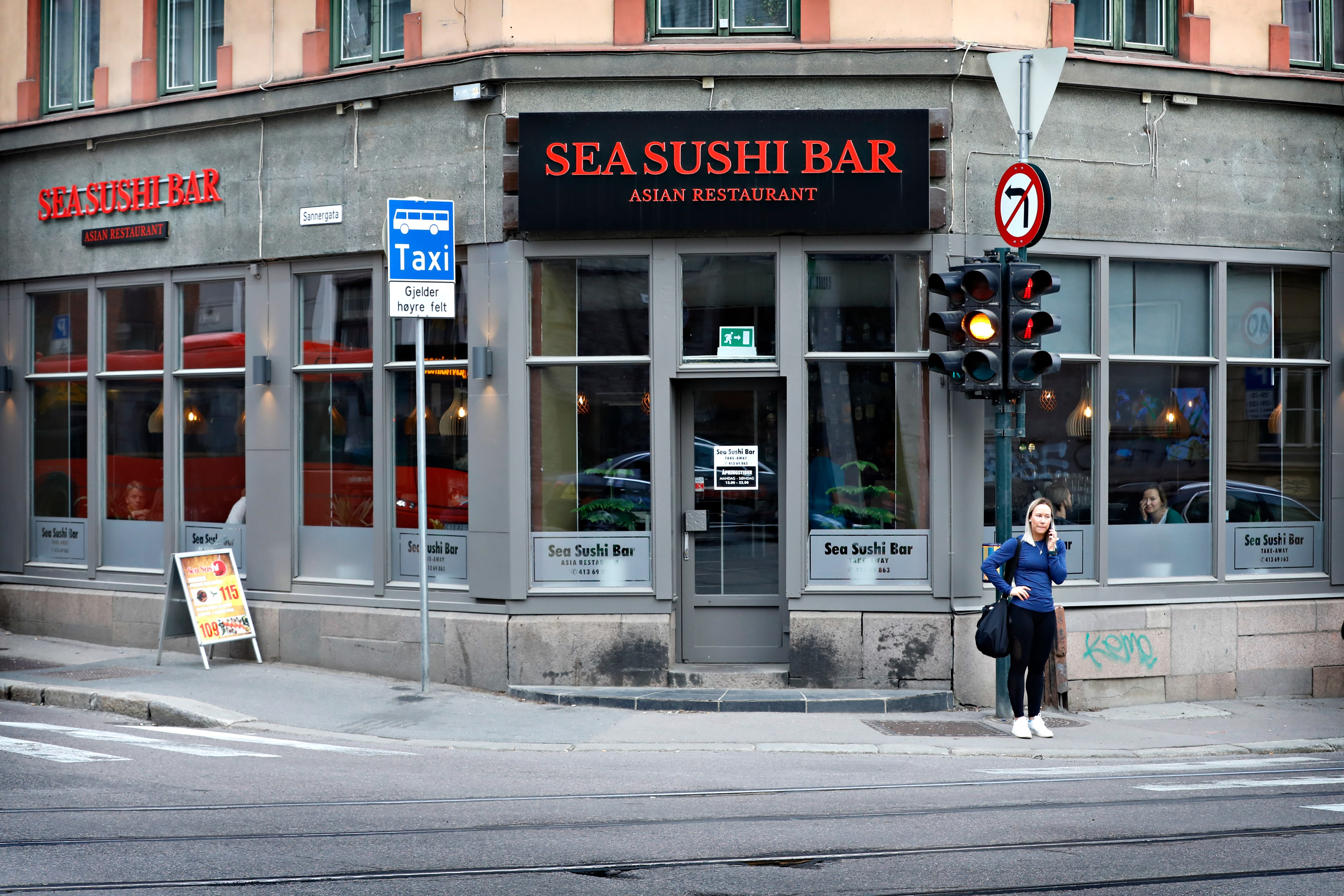 Det grå hushjørnet i Sannergata/Toftesgate har fått en ny og fargerik leietager.