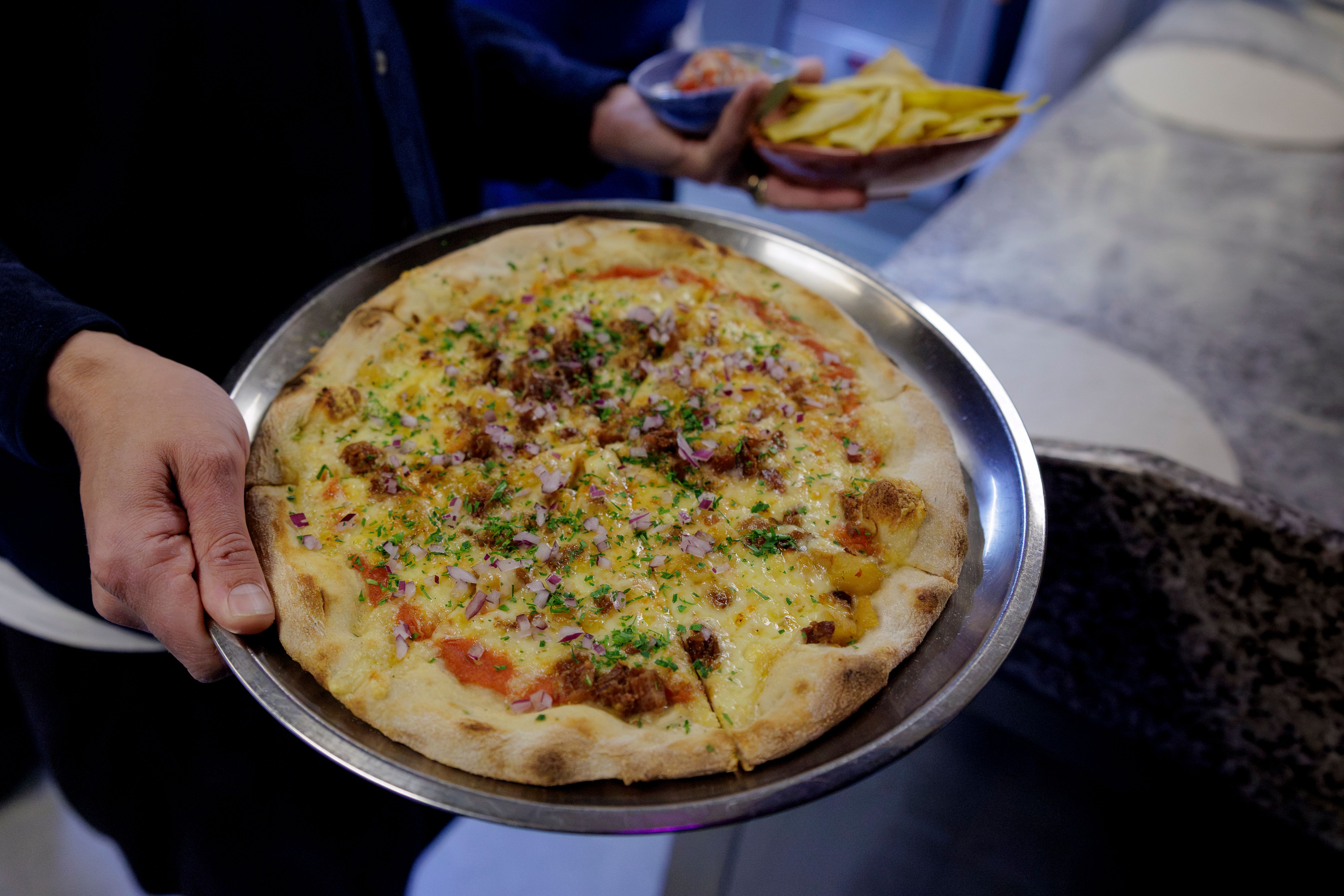 Ja, takk til ananas på pizzaen!
