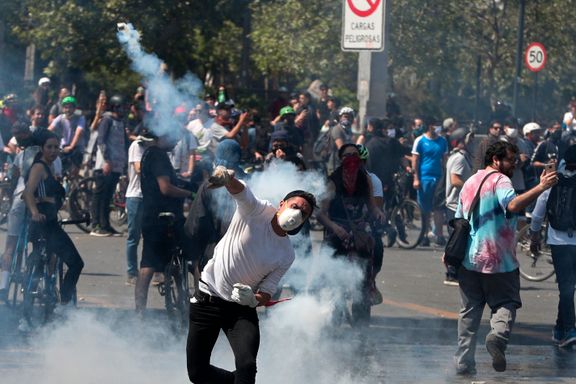 Chiles president: – Landet er i krig