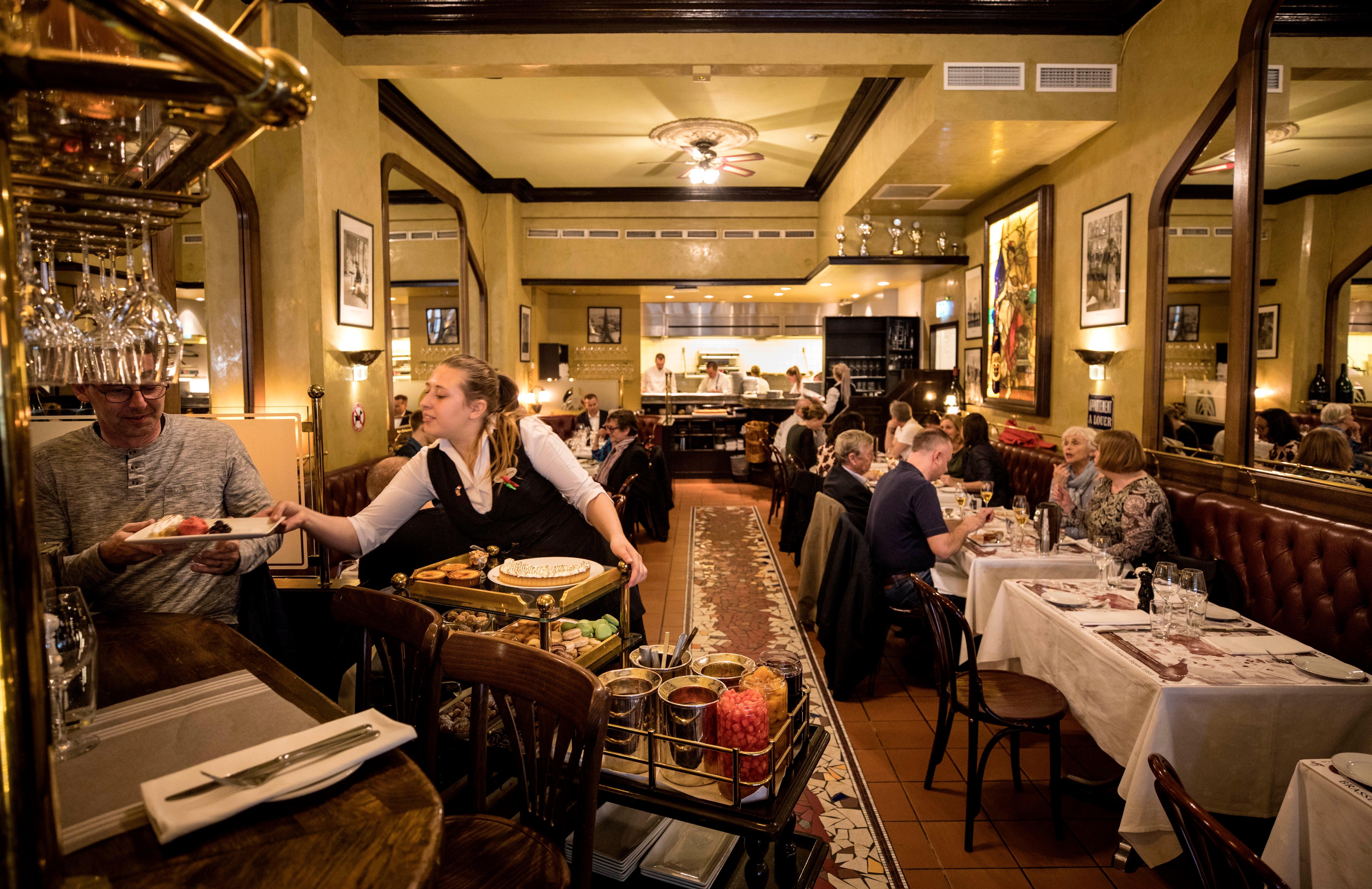 Brasserie France er en institusjon i Oslo, men ikke alt går på skinner denne kvelden. 