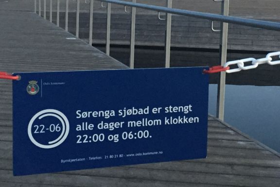 Oslo forbyr kvelds- og nattbading på Sørenga. Men har de lov til det?
