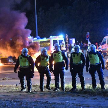 Voldelige opptøyer i Malmö etter koranbrenning: – Vi har ikke kontroll