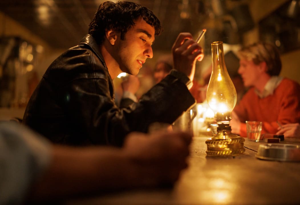 Leonard Cohen. Briljant poet og kvinnebedårer. Forholdet hans til norske Marianne Ihlen er blitt til åtte episoder dramaserie. 