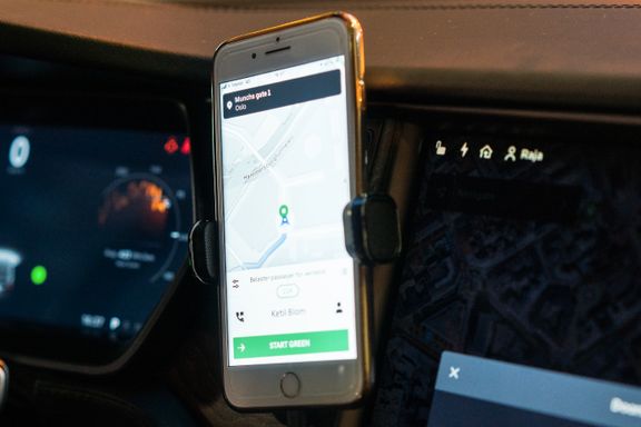 Uber-sjåfører slipper unna kravet om taksameter ved å kalle bilene «luksuriøse»
