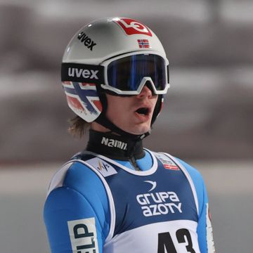 Lindvik vant i Zakopane etter superhopp