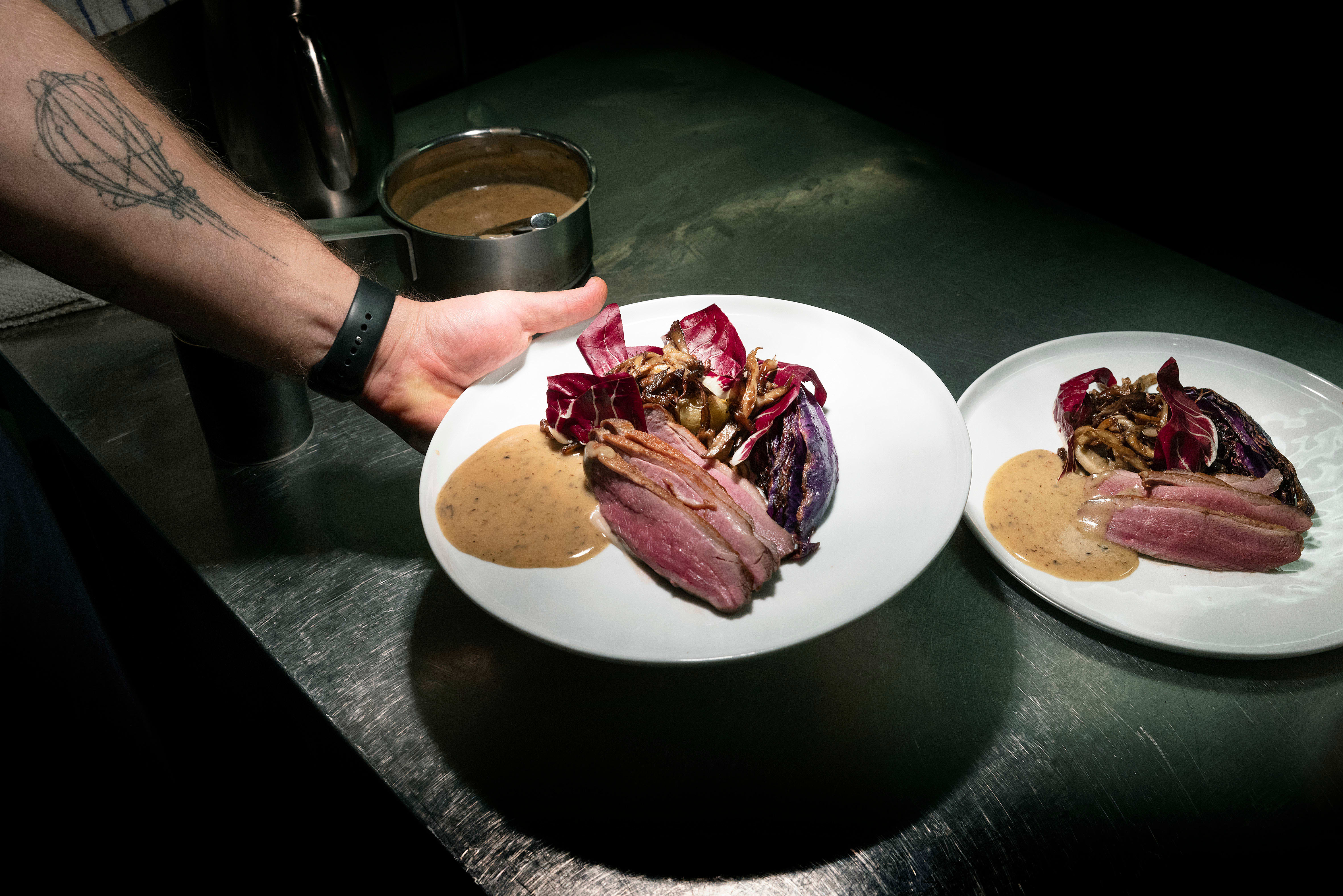 Du får både dagens kjøtt og fisk hos Cru.