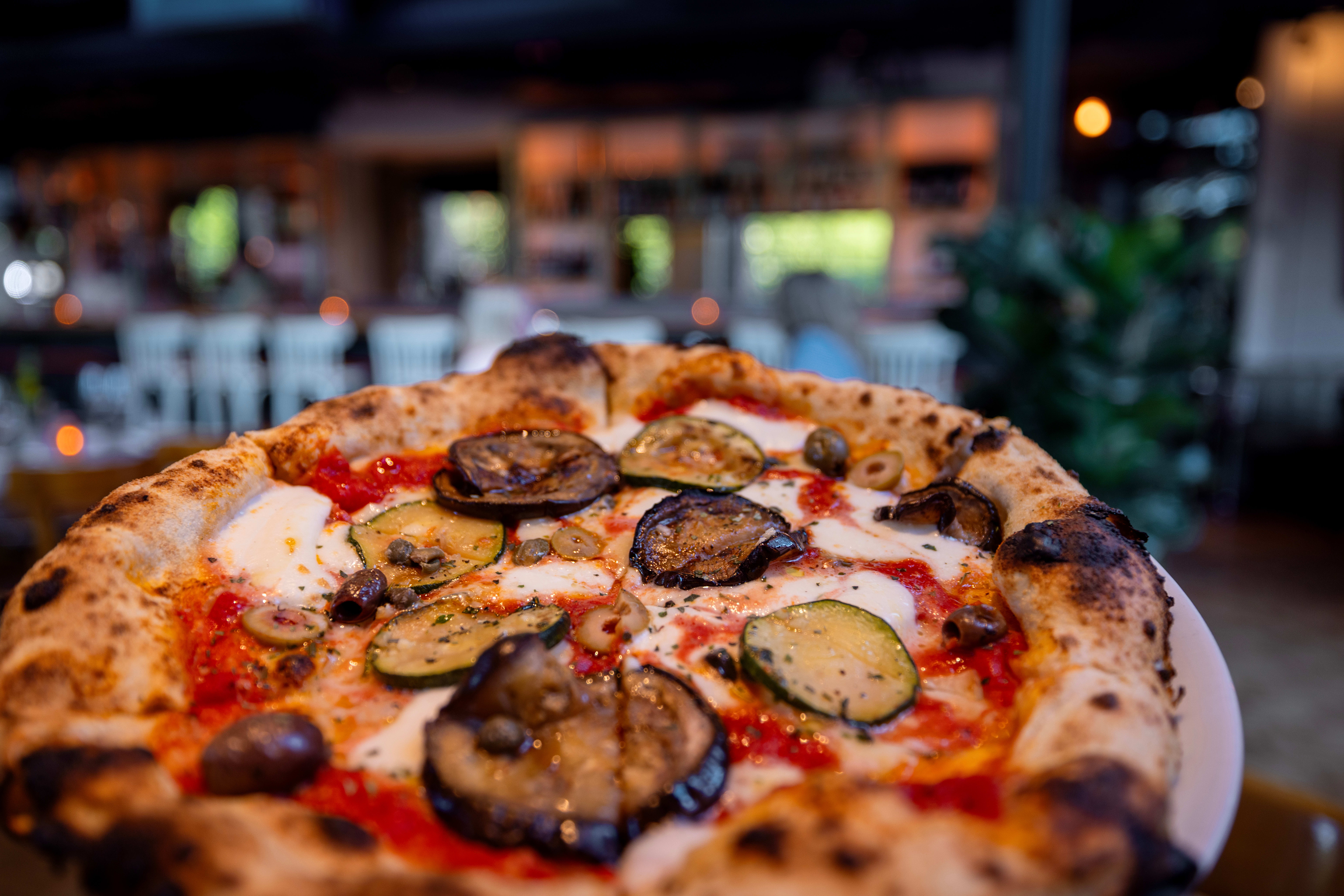 Pizzaen er noe av det bedre på menyen. 