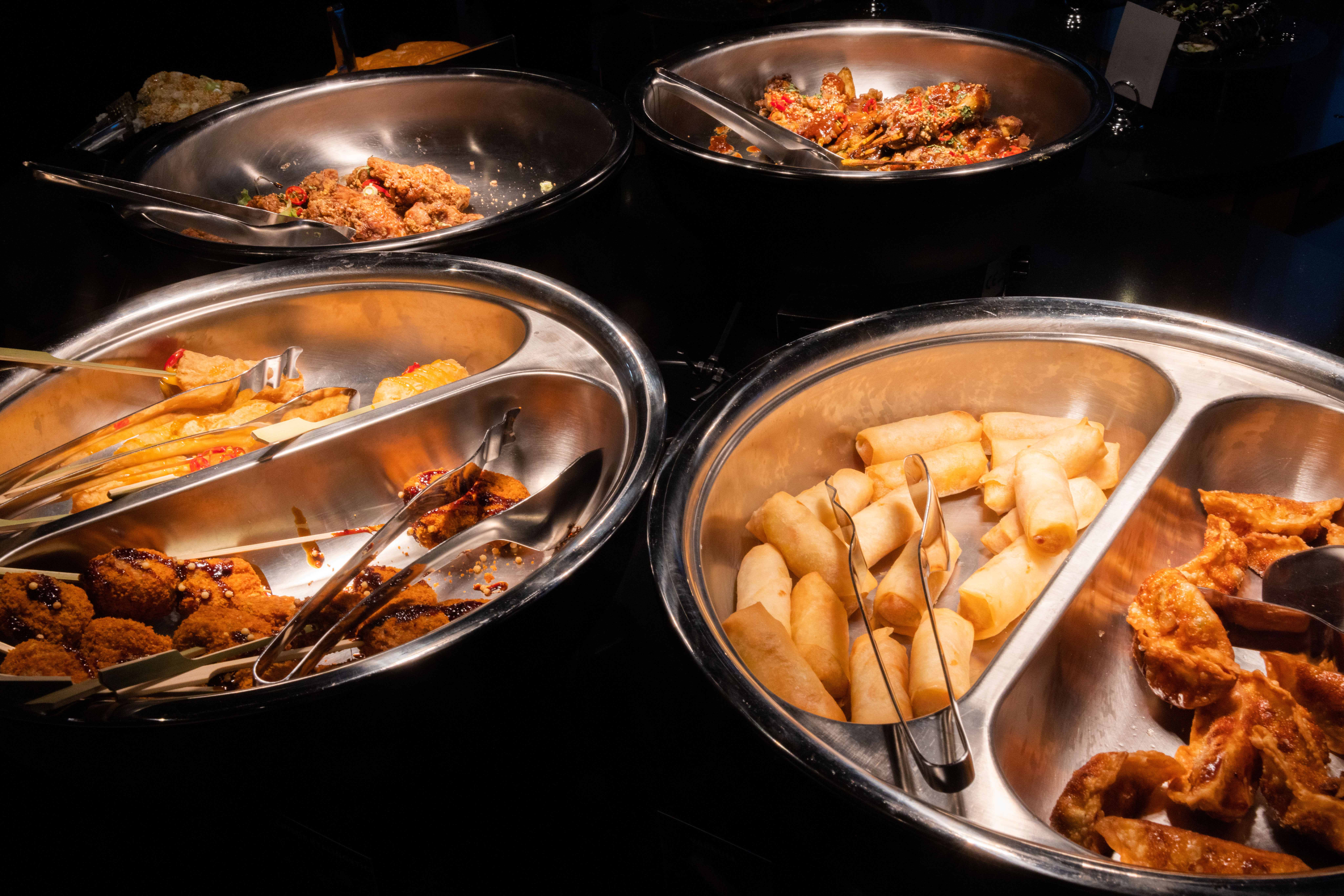 Det mangler ikke på frityr-fôr på buffeten. 