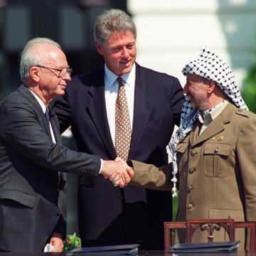 Syv tiår og seks fredspriser, men fortsatt ikke fred i Palestina. Hva er årsakene?