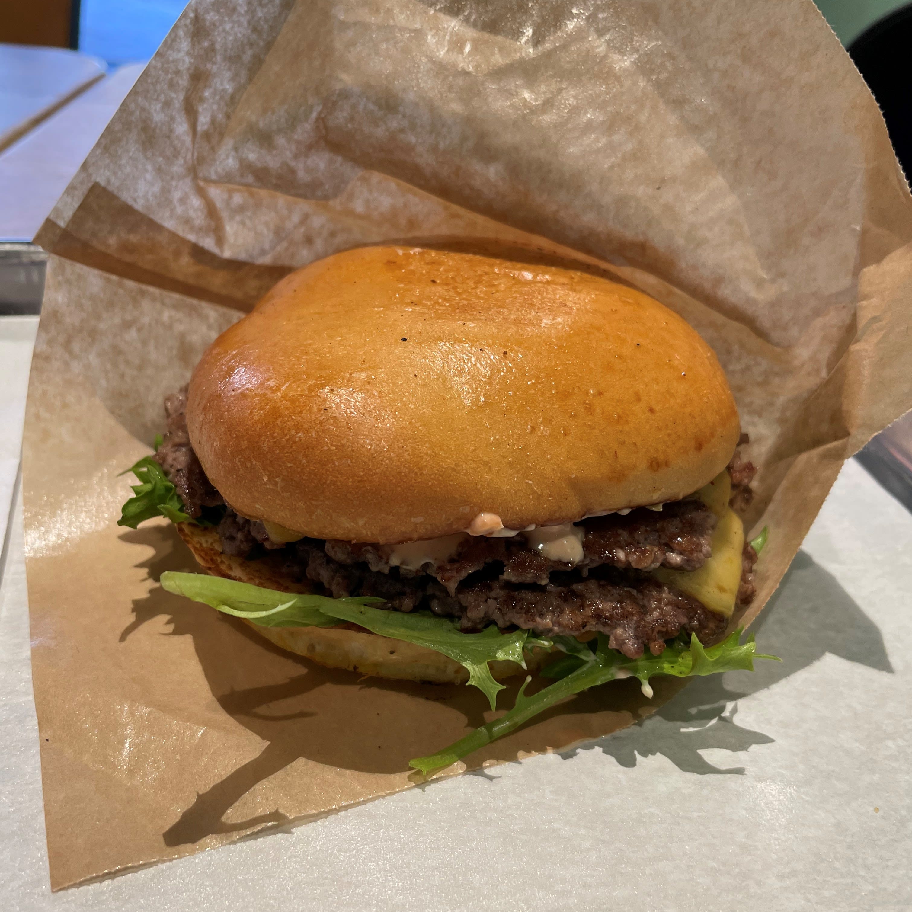 Bra Jønk å få på Grønland – hvis du liker knallsterke burgere.