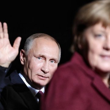Hver dag betaler Tyskland 200 millioner euro for Putins gass. Her er årsakene til at Merkel får skylden.