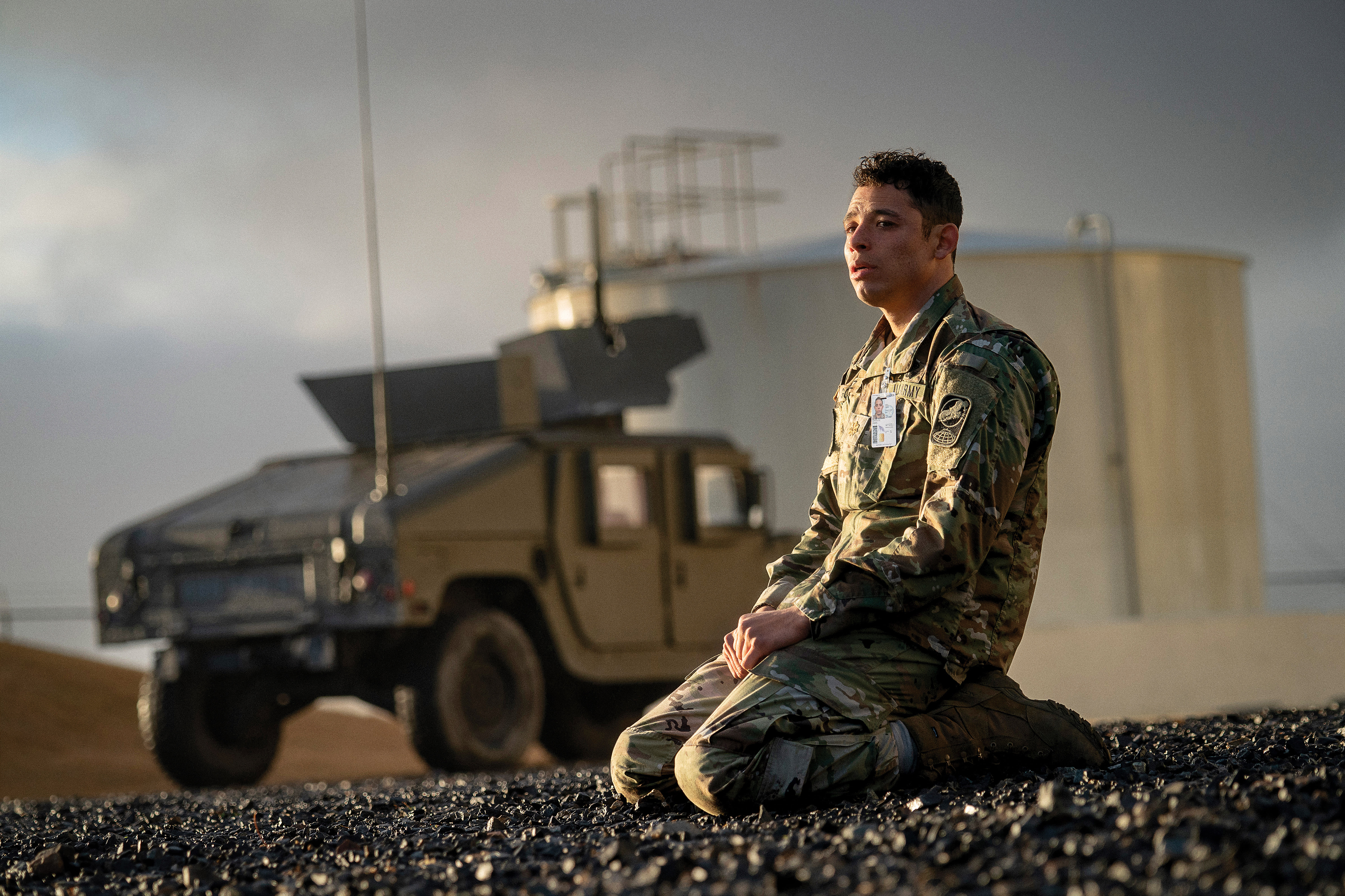 Major Daniel Gonzalez tolkes av Anthony Ramos