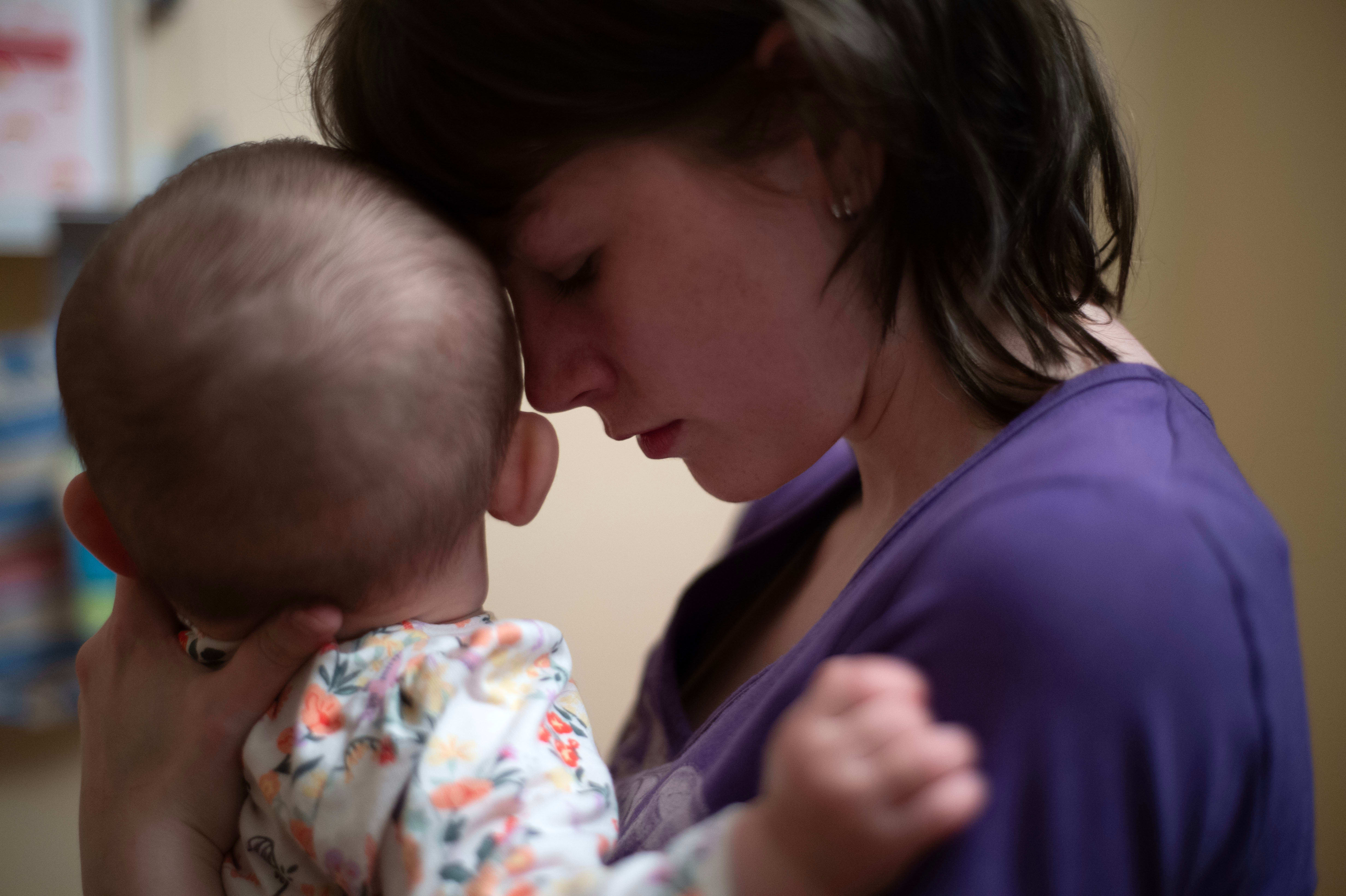 Cannes-vinneren tegner et sårt portrett av unge mødre