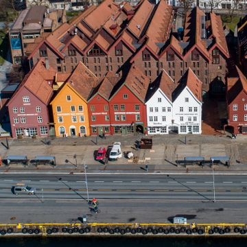 Bybanen skal ikke over Bryggen. Byrådet i Bergen går av. 