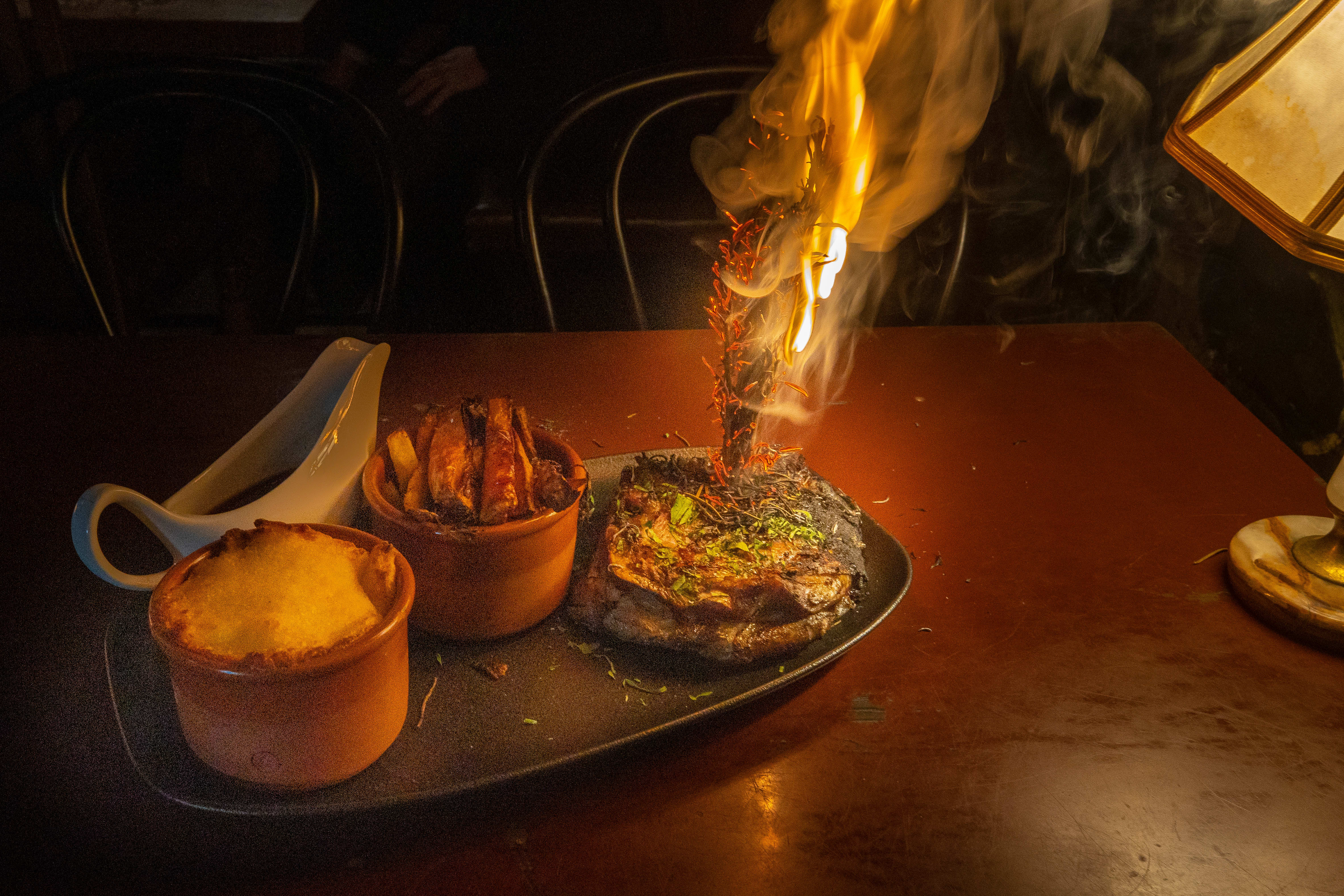 Flammende varme kan St. Lars også by på.