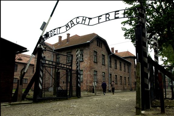 Merkel vil besøke Auschwitz for første gang
