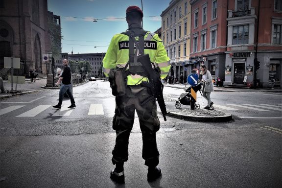 Både bevæpnet politi og Forsvaret er til stede under Oslo maraton