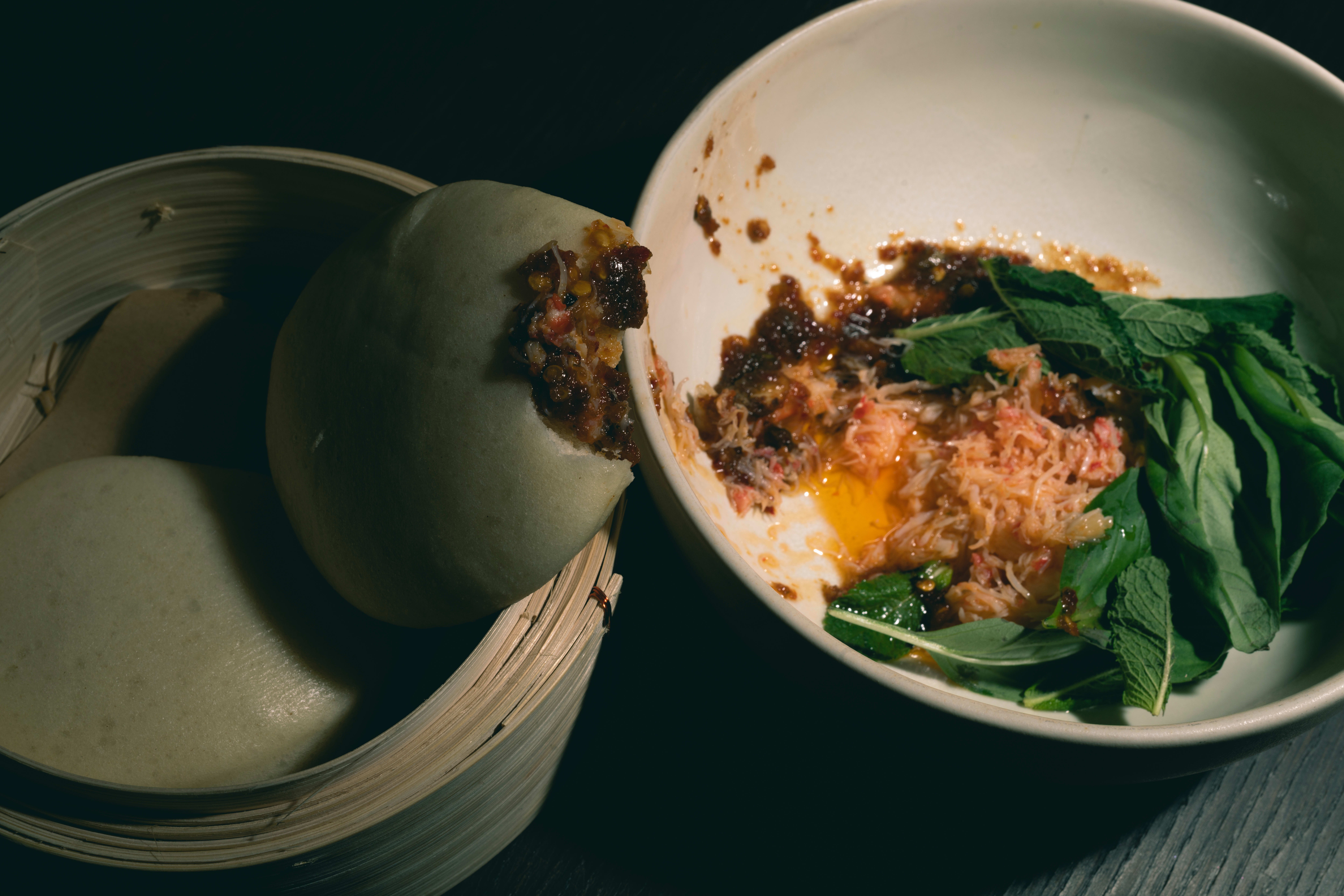 Snøkrabbe med thailandsk saus og bao.