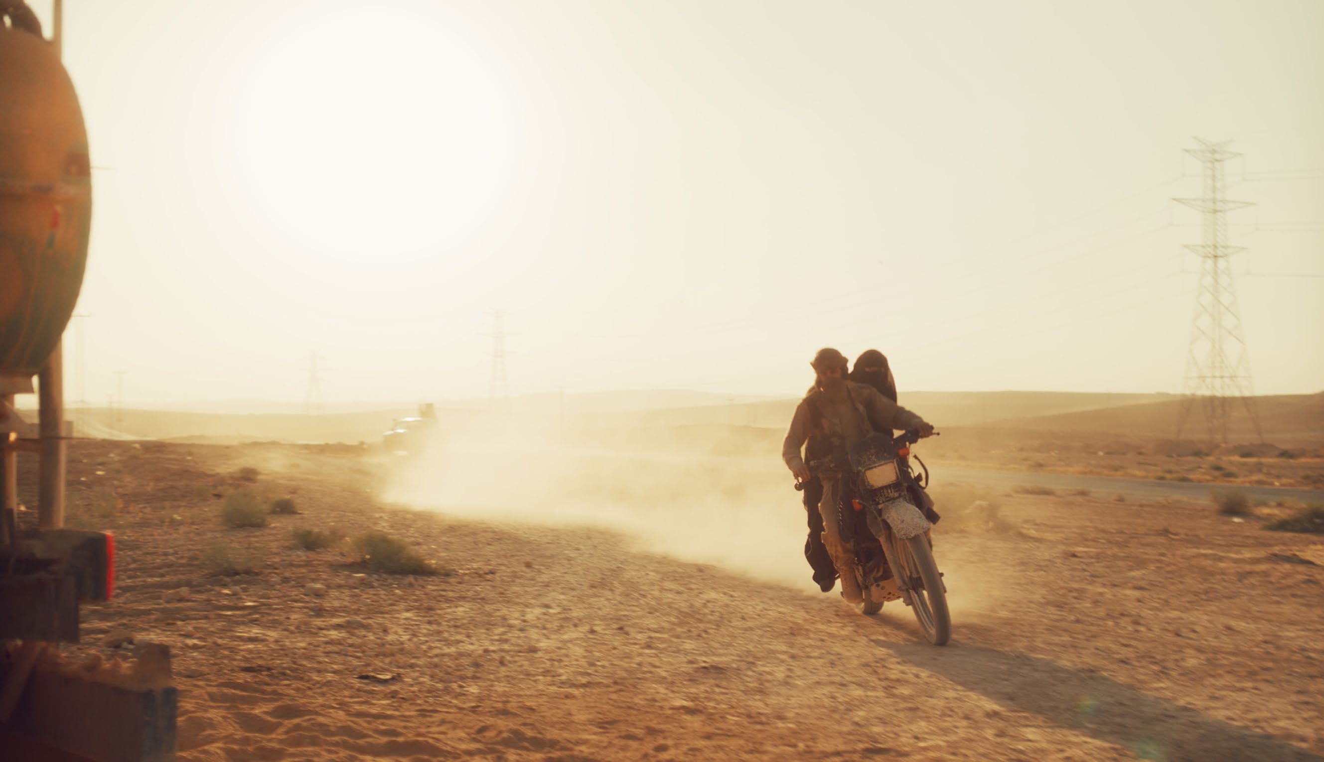 Dette er også en film om å være ung og ville forandre verden.