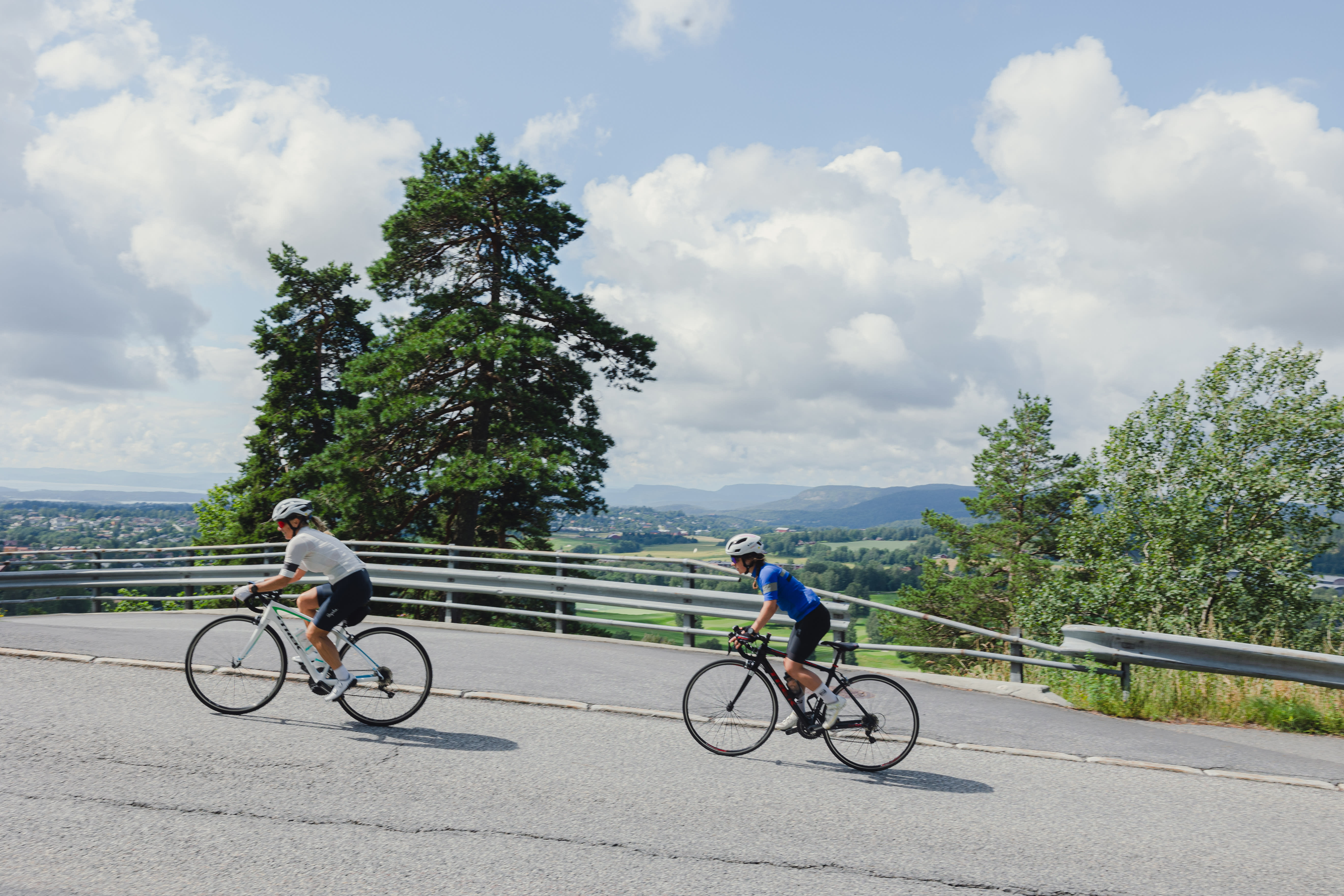 Konkurranseinstinkt, men ingen prikkete trøye? Sistemann opp spanderer kaffe! 
