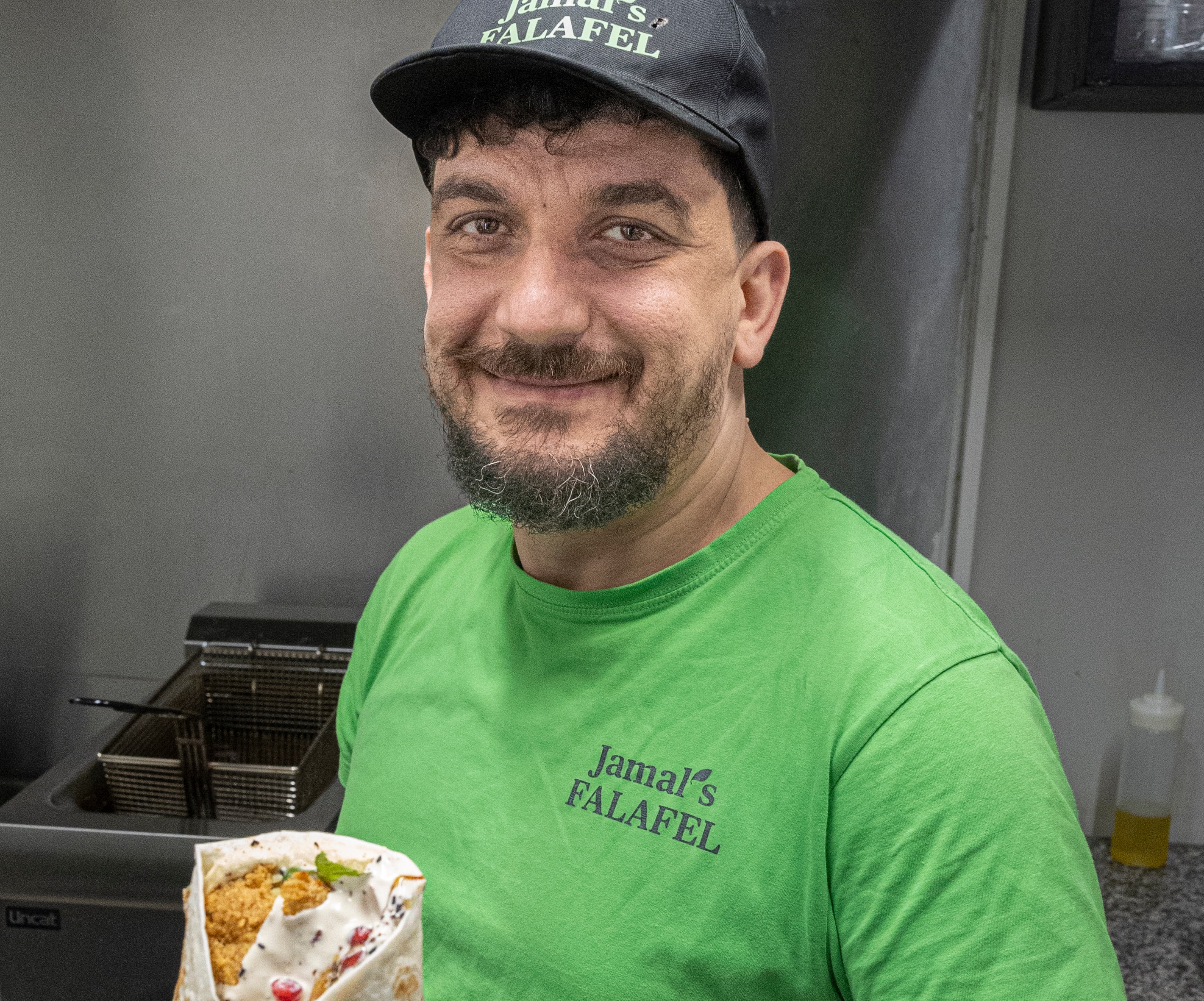 Jamal Al Mansour lager det meste fra bunnen.