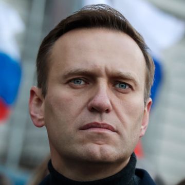 Russisk forretningsmann truer med å ruinere Navalnyj
