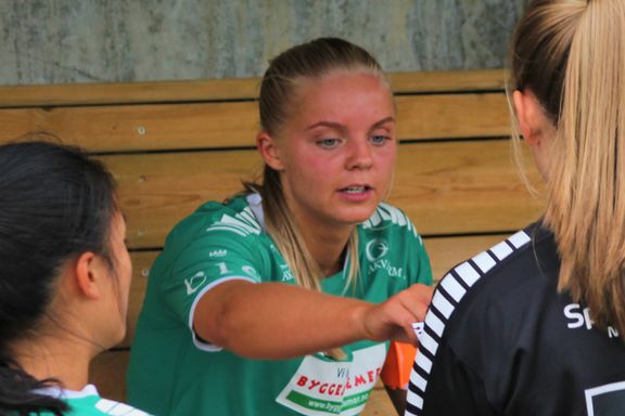 Ny praktkamp av Celine (20): «Halve» Toppserien vil hente Fløyas toppscorer