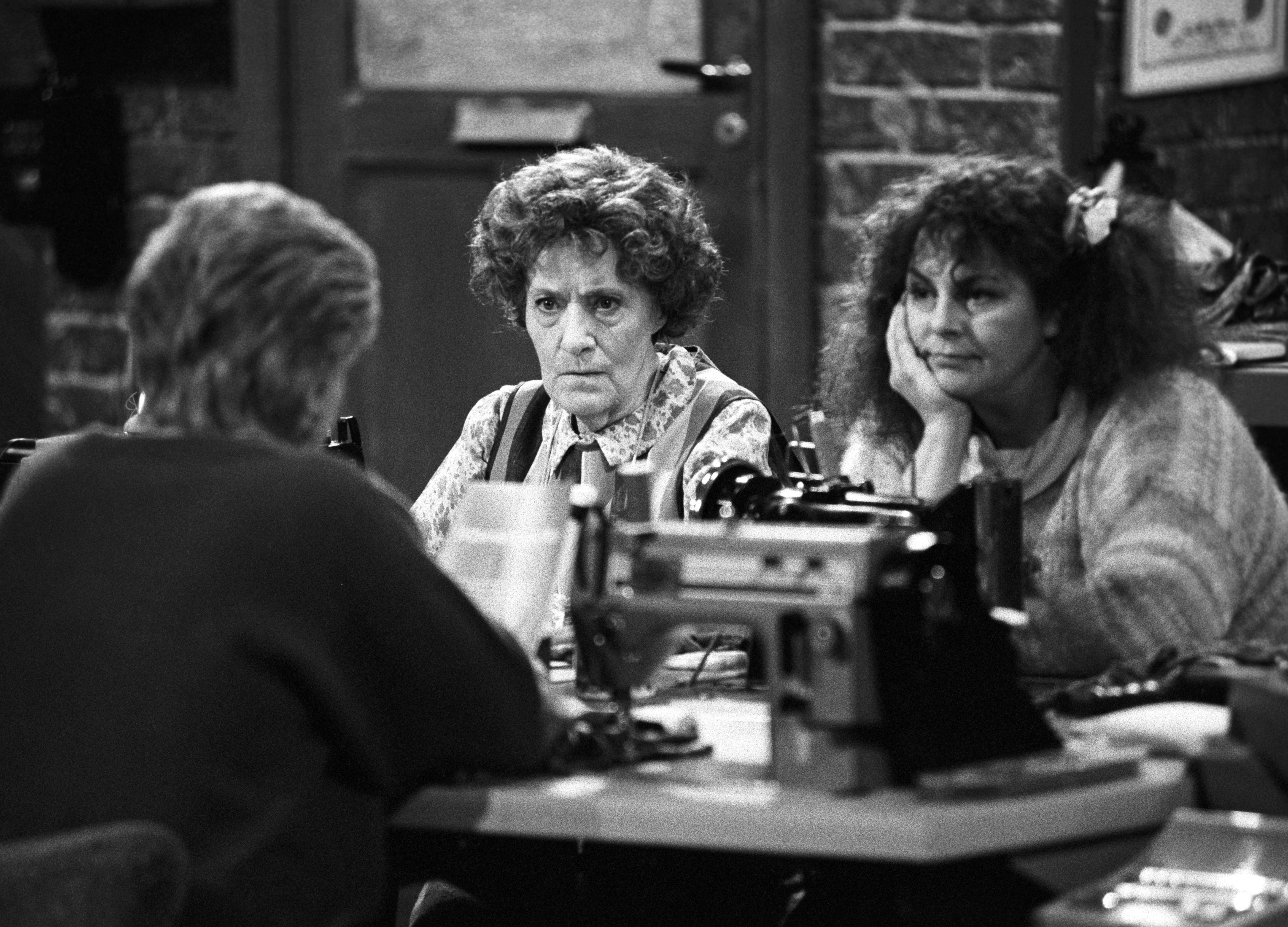 Bilder fra NRKs «Fredrikssons fabrikk» som ble vist fra 1990 til 1993. 