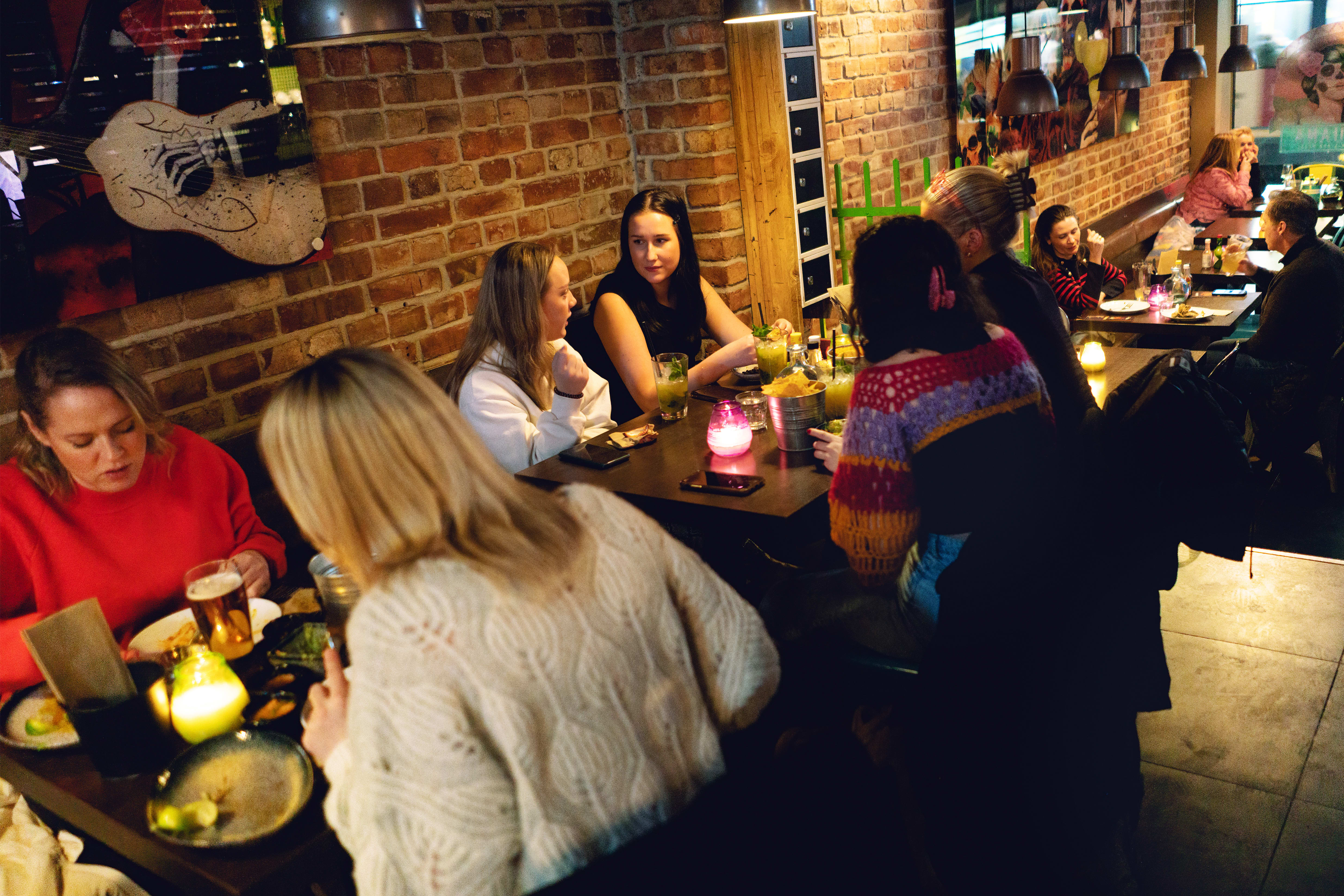 Servicen er langt fra god. Maten likeså. 