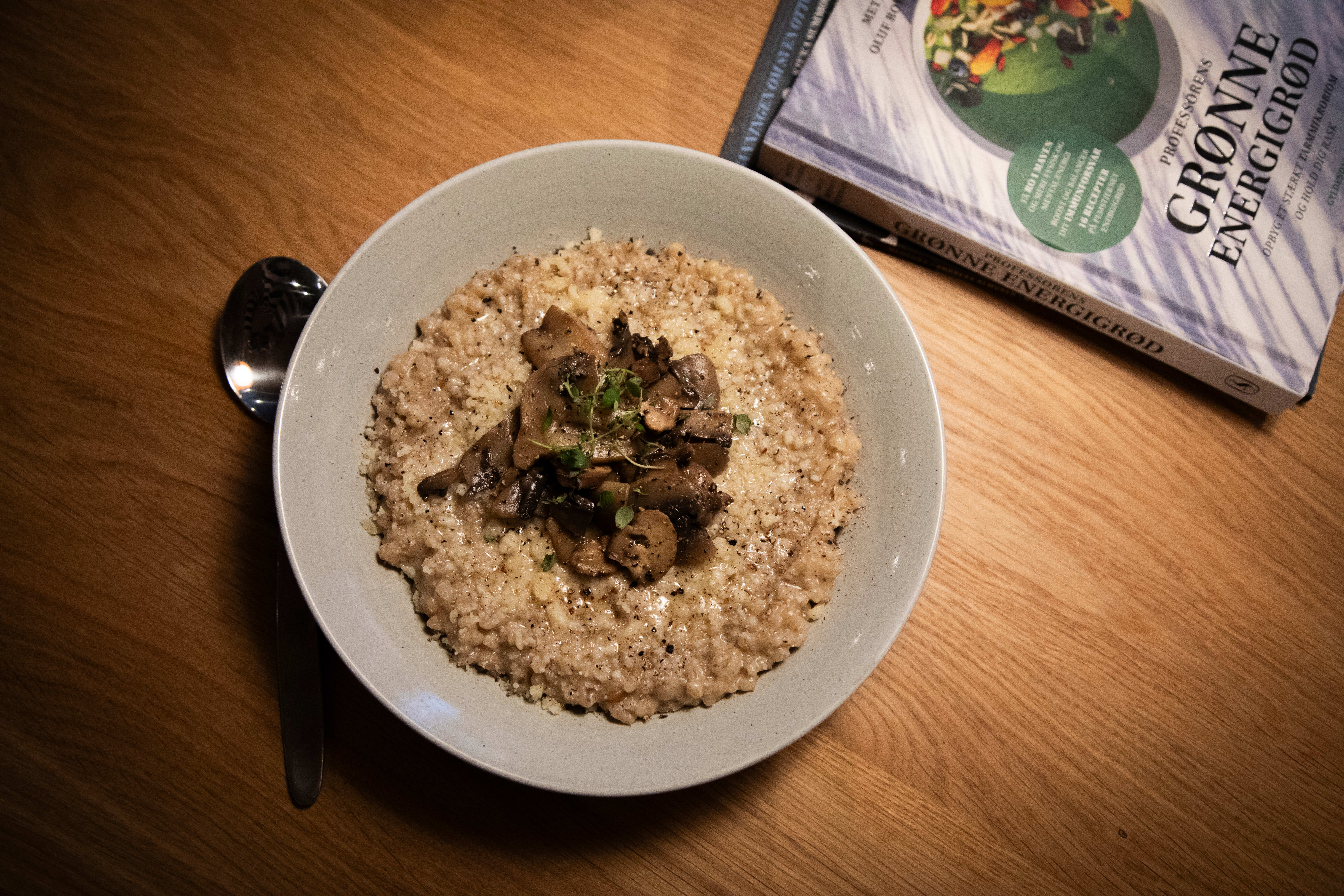 Asian Rice Congee i freshe lokaler hos Grød i Markveien. Congee er en kinesisk risgrøt.