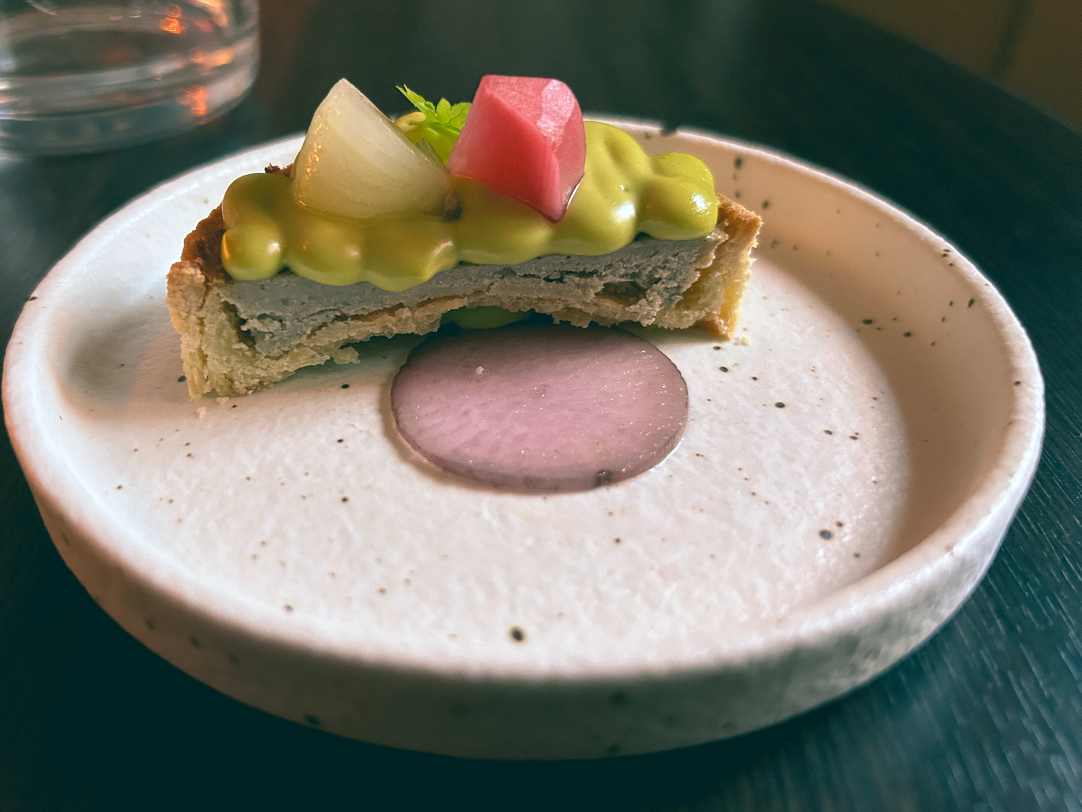 Fasanterrinen var tørr og grå.