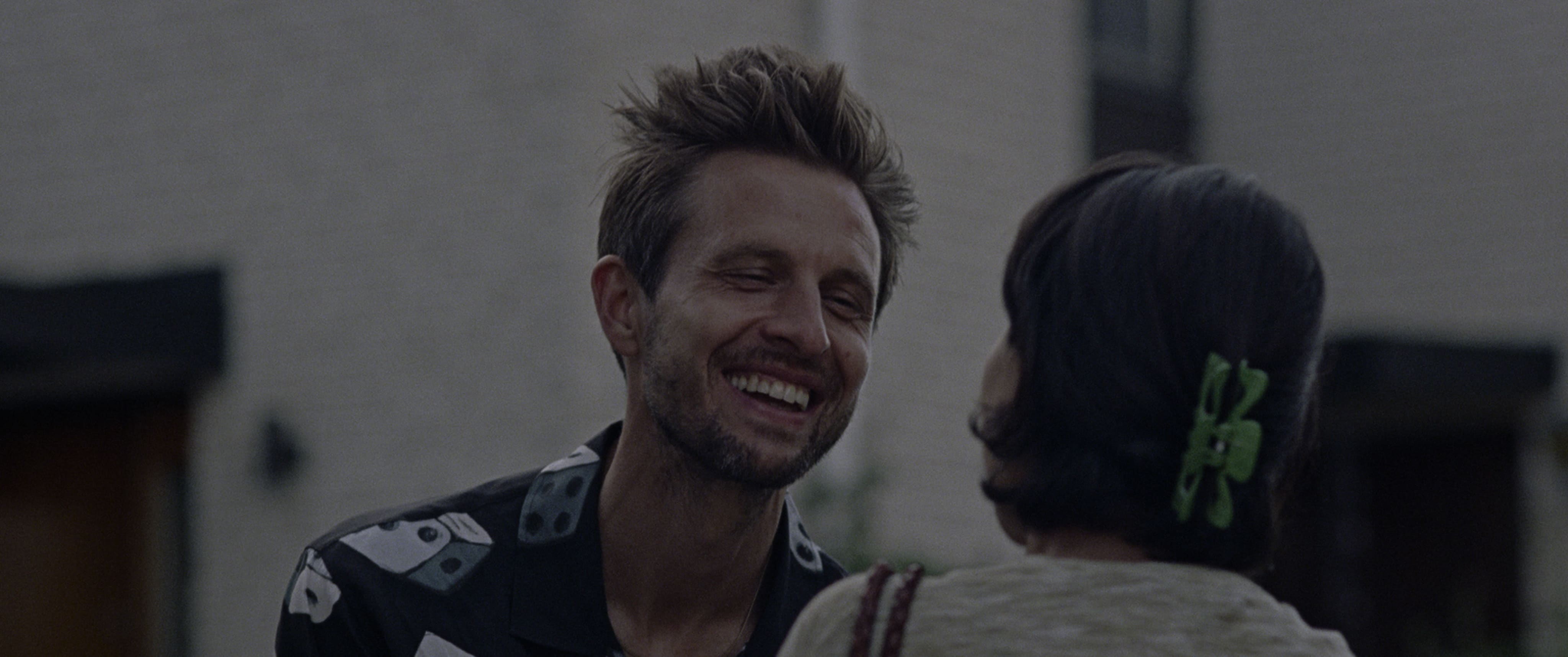 Anders Danielsen Lie i en av filmens ytterst få lykkelige øyeblikk.